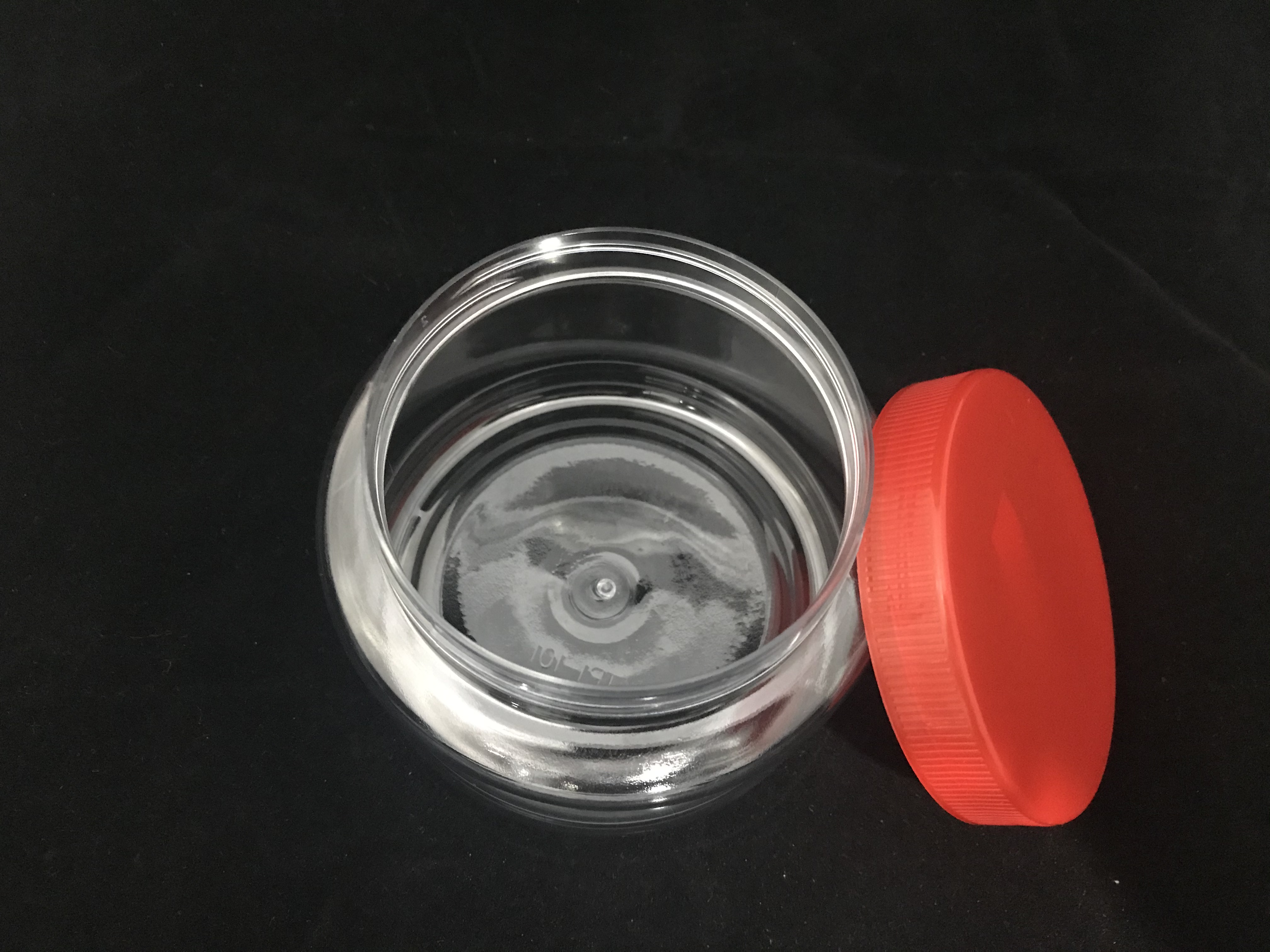 TP101 PLASTIC JAR C/W SCREW CAP (RED) (PC)